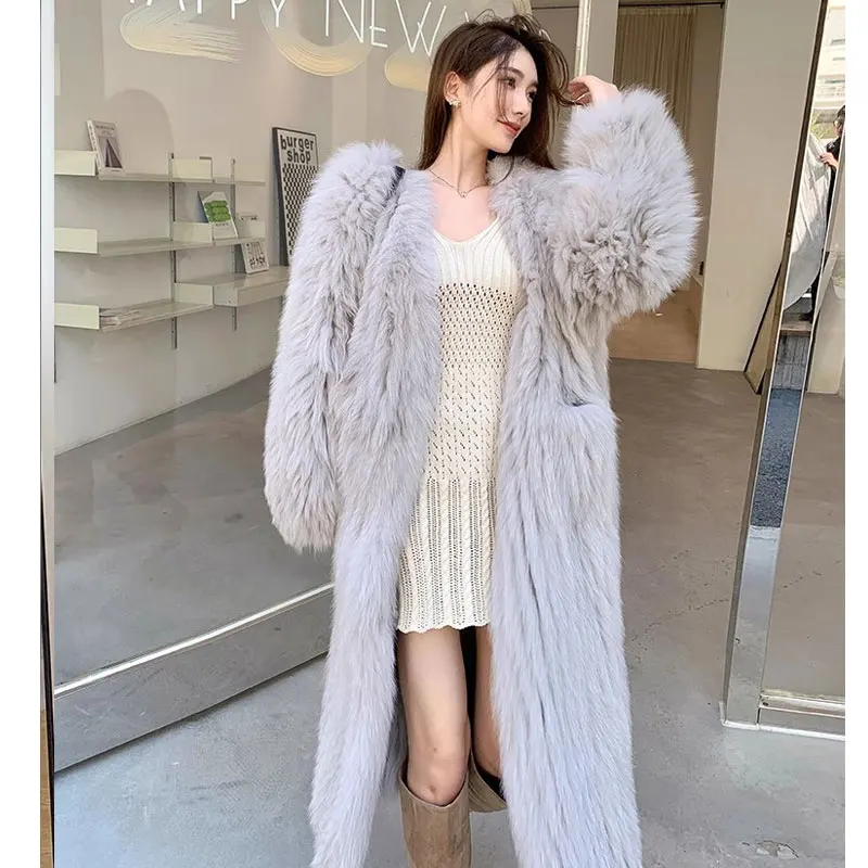 Рисунок 5 - Женское длинное пальто из искусственного меха