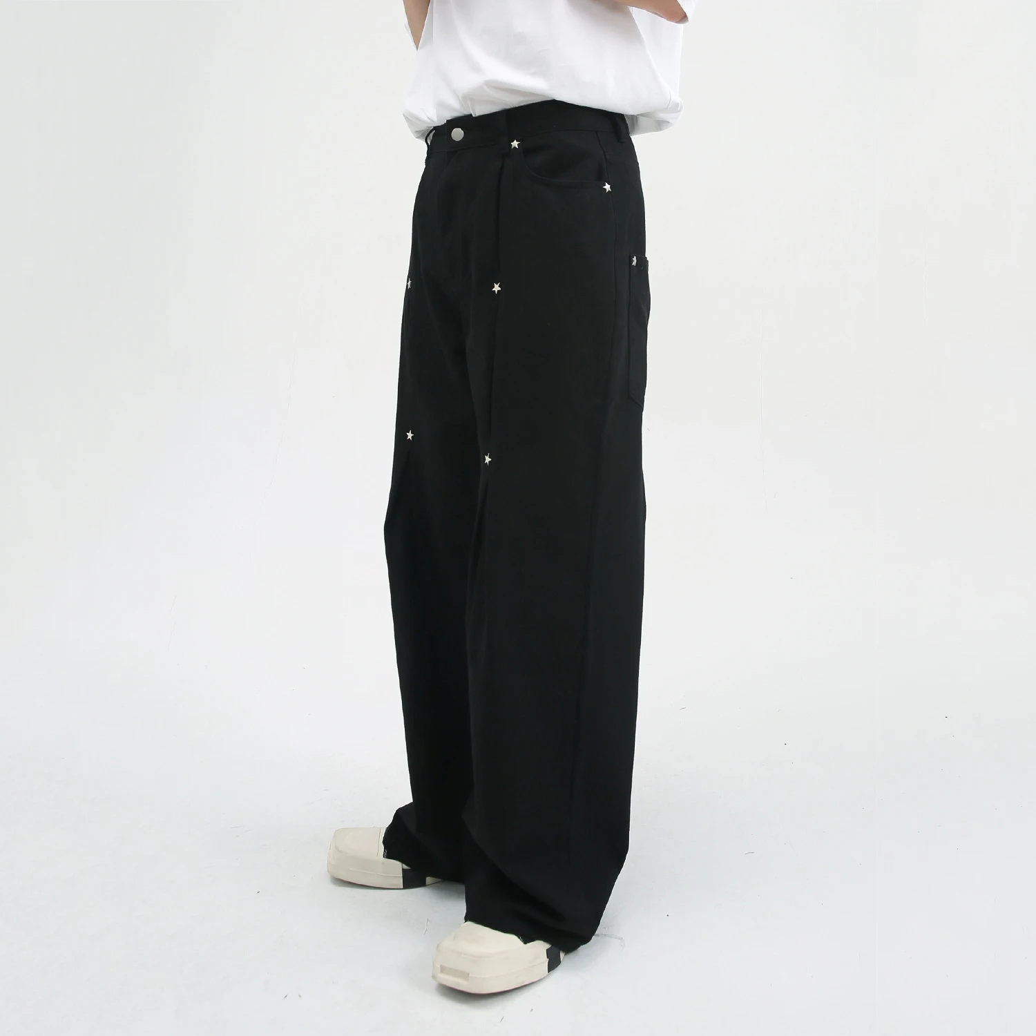 Four Seasons Men's Jeans Pentagram Decorated Jeans Ins High Street Straight Loose Men's and Women's Same Fashion Trousers JEANS