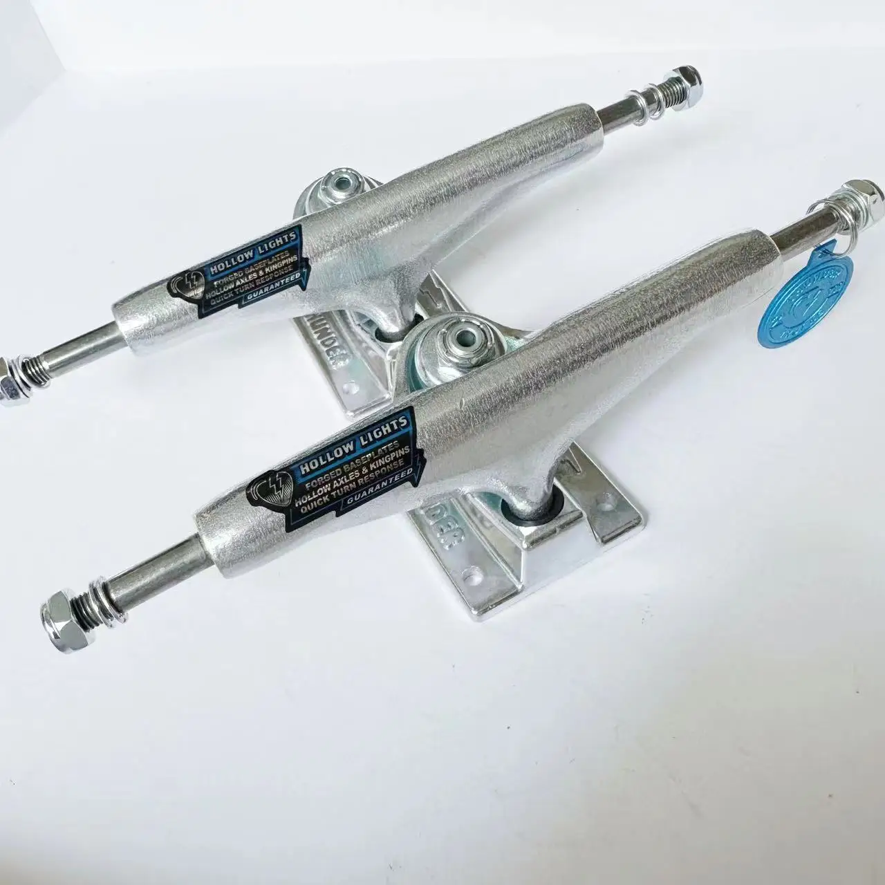 Рисунок 2 - Оригинальные скейтборды 149 148 thunder