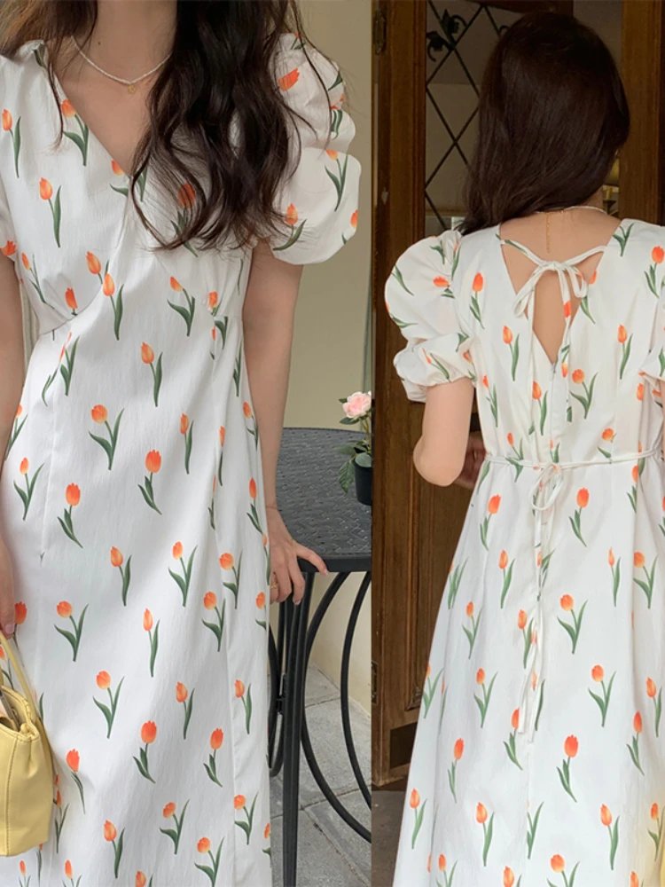 

Женское платье миди с коротким рукавом-фонариком и V-образным вырезом