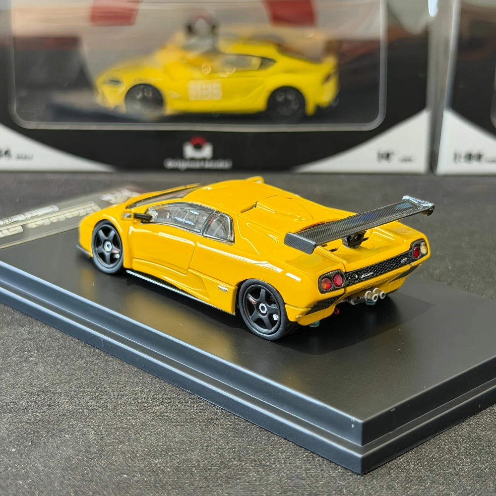 Фото Модель автомобиля DCM 1:64 Diablo GTR из литого металла №4