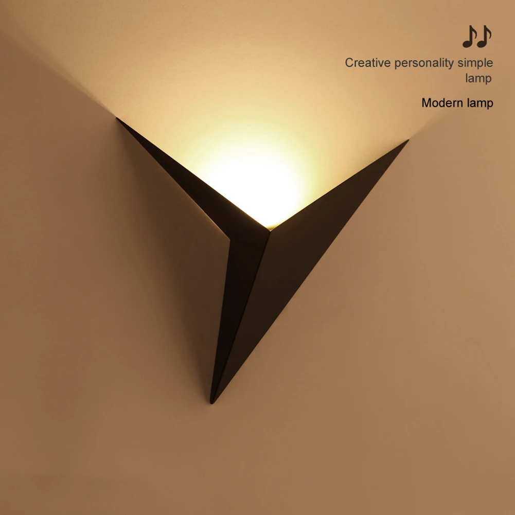 

Modern Triangle LED Wall Light Metal Iron Indoor Living Room Corridor Lamp for Living Room Bedroom Bedside Decor