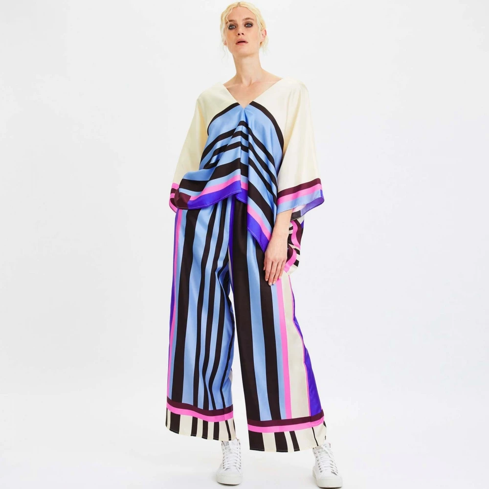 

Женские пляжные костюмы, комплект из двух предметов с цветочным принтом, топы с длинными рукавами и широкие длинные штаны, летние осенние модные костюмы с рубашкой