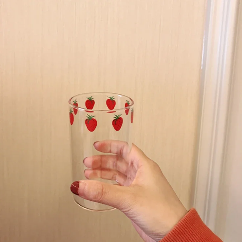 

Кружка из боросиликатного стекла Ins Kawaii стиль клубника