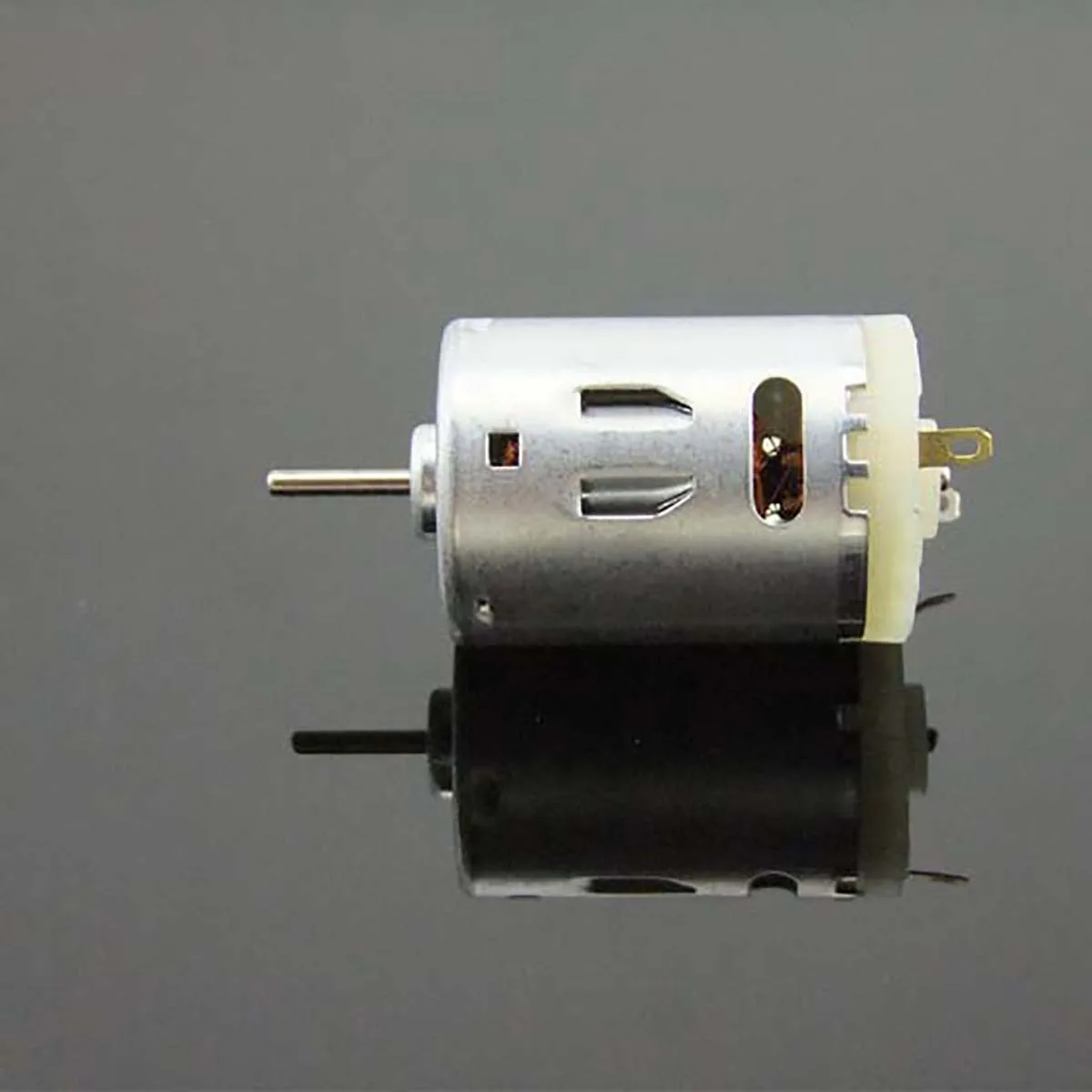

1Pcs R385 DC Carbon Brush Motor High Speed Boat Model Motor 5V~12V Toy Micro Model Motor DC Motor