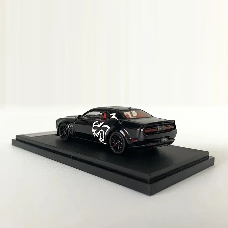 Модель автомобиля Stance Hunters 1:64 Dodge SRT Hellcat литая под давлением коллекция спортивных