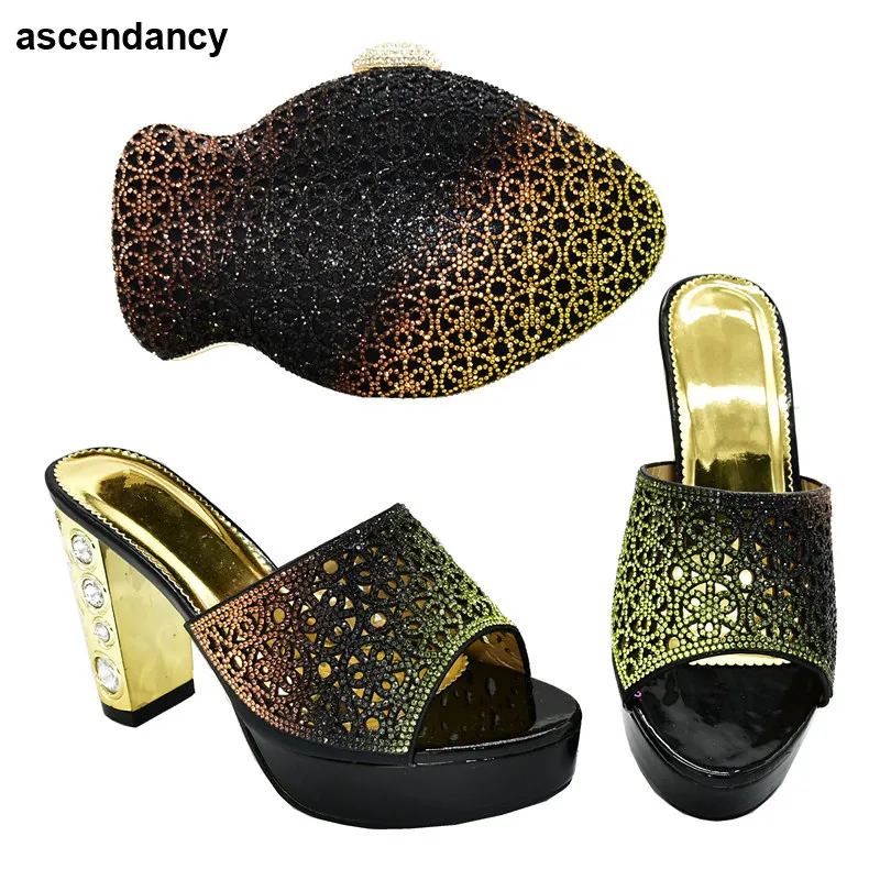 Комплект из туфель и сумочки в африканском стиле украшенные Стразы летние туфли