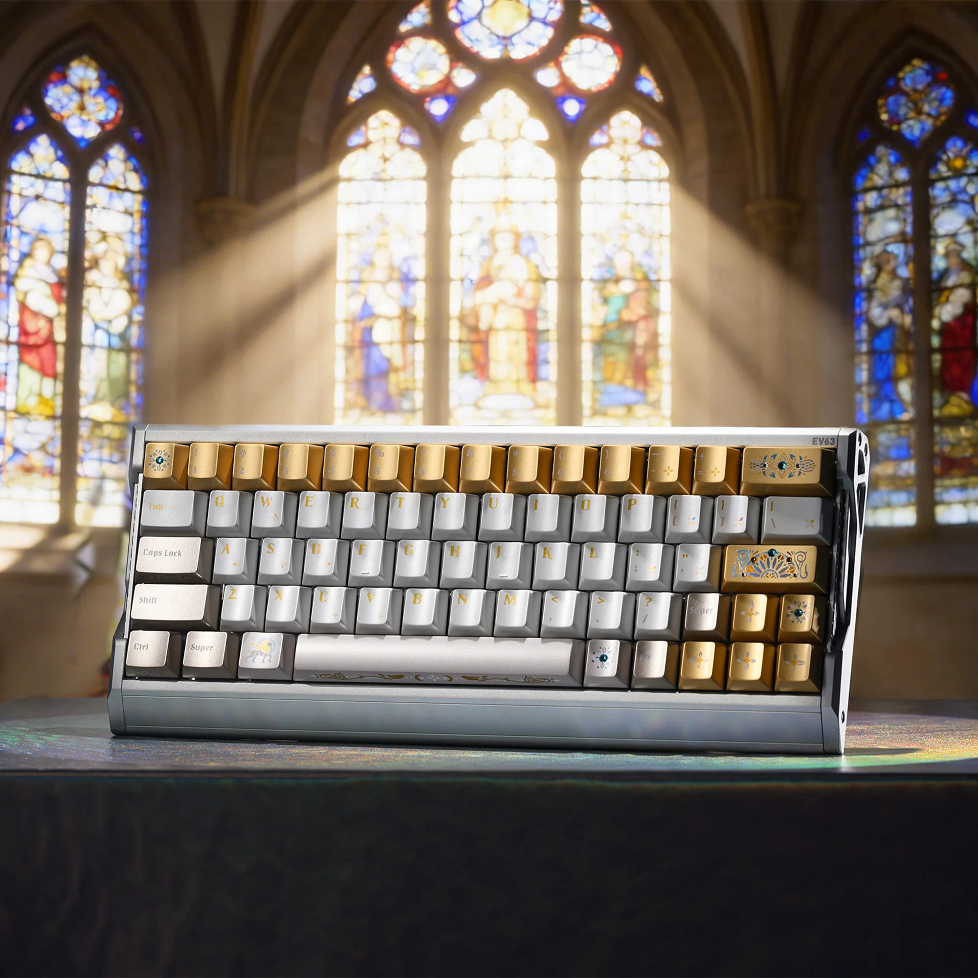 Фото Набор клавиш XVX Stained Glass Cherry Profile PBT+PC, 181 клавиша, с перламутровым покрытием, призматическими деталями и акцентами, украшенными муассанитом №1