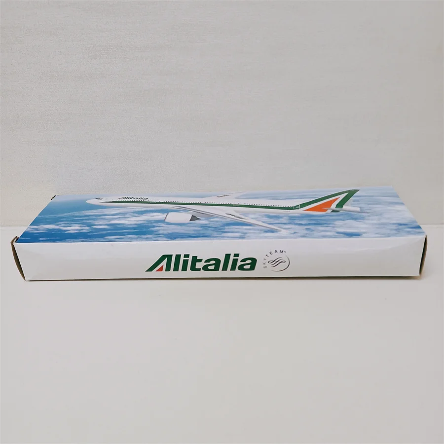 Авиационная итальянская Alitalia модель самолета Боинг 777 B777-200 Airlines масштаб 1:200