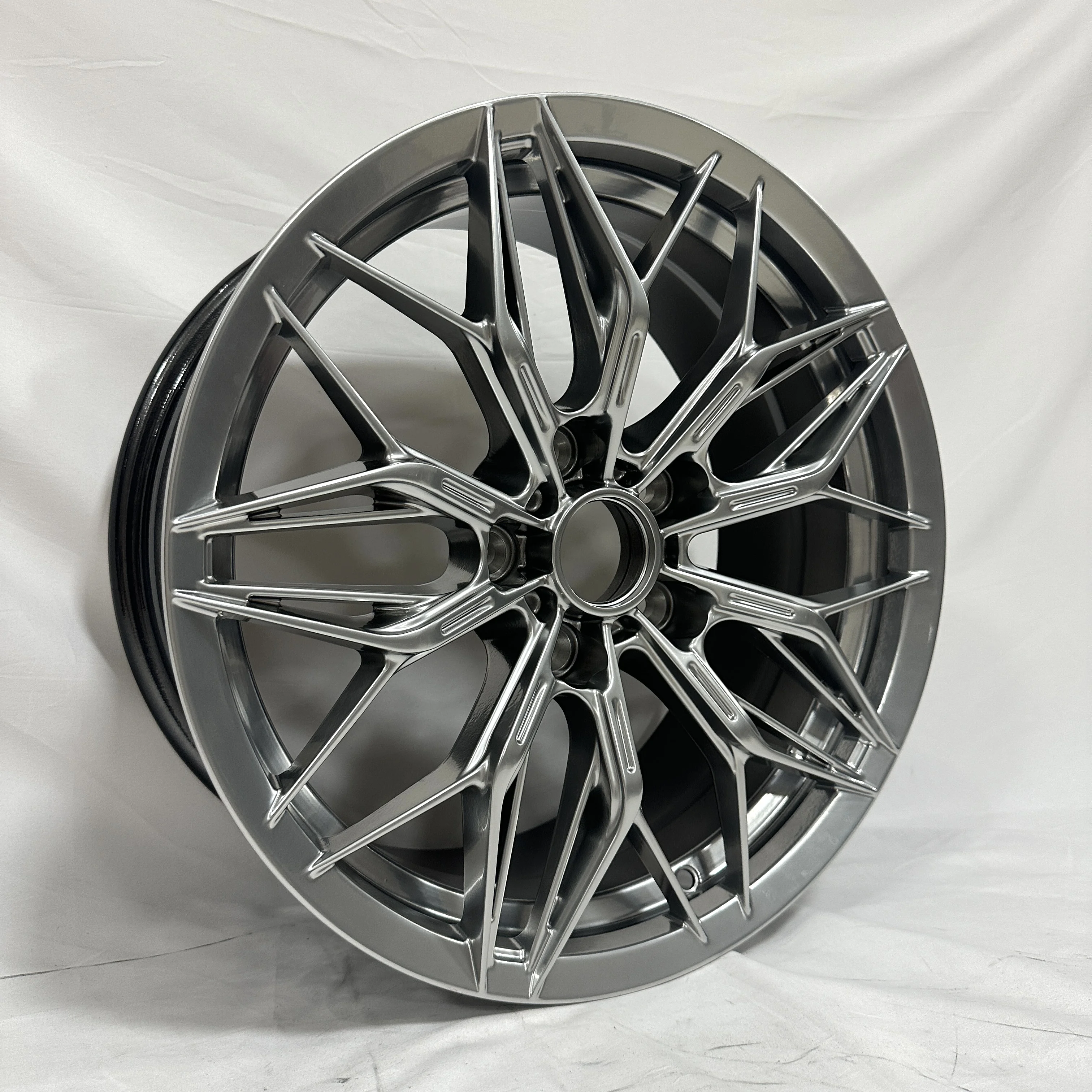 Фото Черные бронзовые диски Hyper Black для автомобилей, размеры 17X7.5J, 18X8J, 19X8.5J, 19X9.5J, технология Flow Forming, PCD 5X108, 5X112, 5X120, 5X114.3 №4