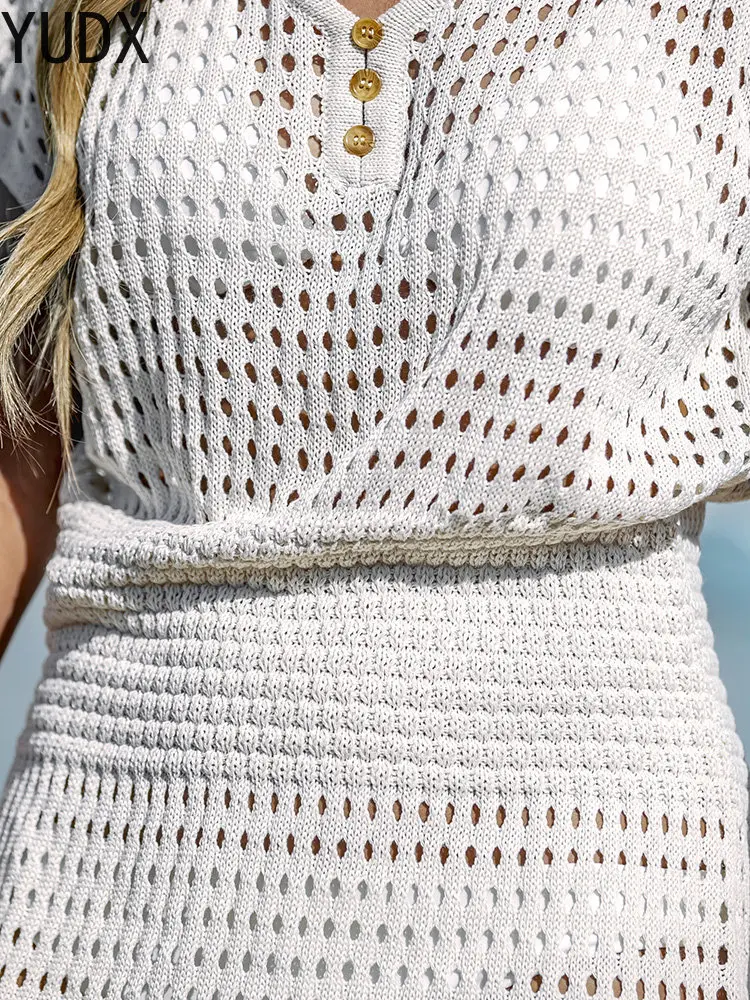 Рисунок 6 - Женское вязаное бикини с вырезами