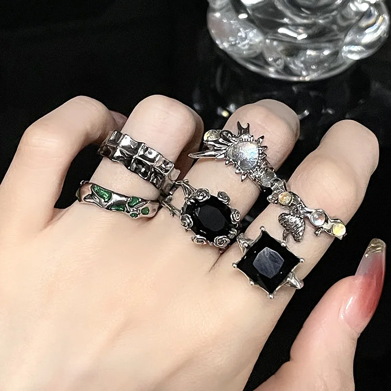 

Silver Color LOVE Engagement Rings New Fashion Vintage Punk Water Drop Geometric Party Jewelry Gifts for Women