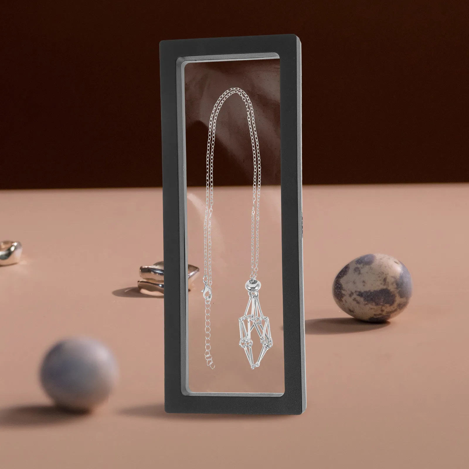 Фото Подставка для демонстрации ювелирных изделий Aa Medallion, 23x9 см, черная, 3D-рамка с эффектом парения, витрина для монет, настольная витрина для магазина. №4