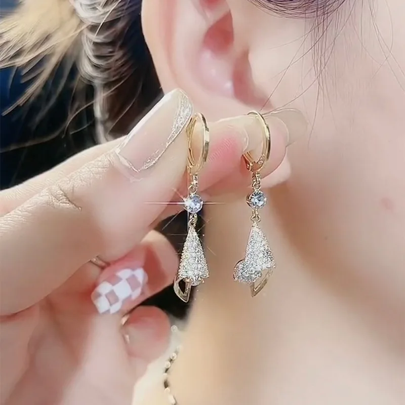 

2022 New Temperament Geometry Full Diamond Crystal Tassel Advanced Sense Explosion Show Face Thin Earrings Earring Buckle Female