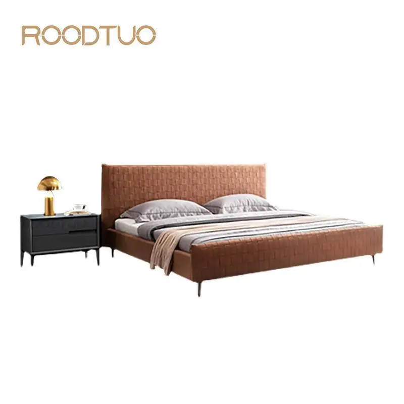 Наматрасник King Size и кровать Queen с изголовьем для 2-х человек в современном дизайне. Набор мебели для спальни со столиком.