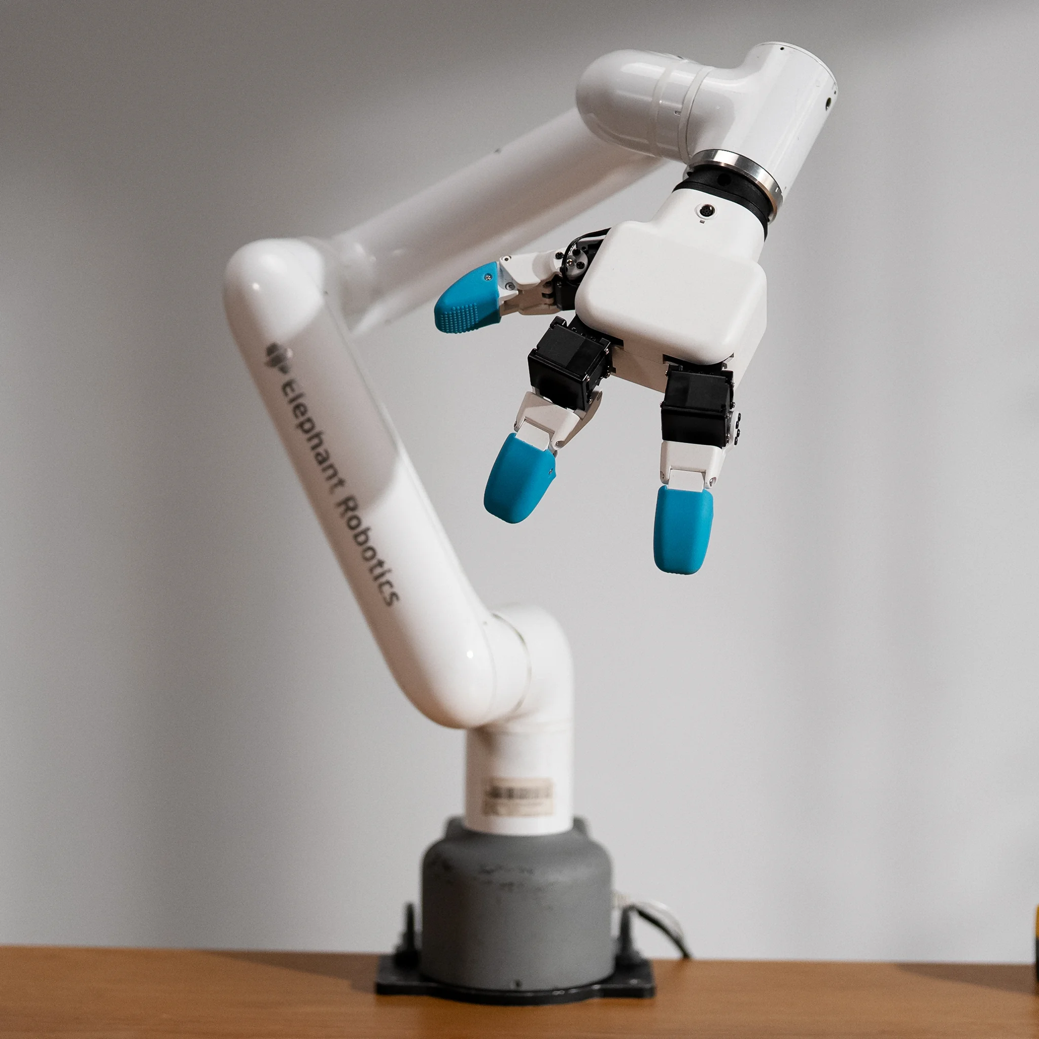 Фото Elephant Robotics myGripper H100: захват с 3 пальцами для Pro 630/Mercury — точное измерение гибкости (левая и правая рука) №5