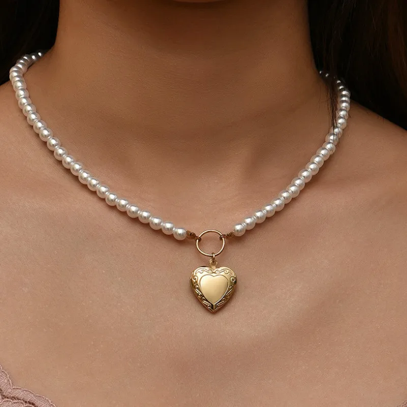 

Elegant Peach Heart Pendant Necklace for Women Vintage Jewelry