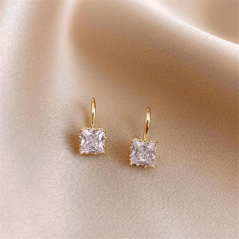 

Elegant and Exquisite Square crystal Stud Earrings For Woman 2021 New Classic Jewelry Luxury Party Girl's Unusual Earrings