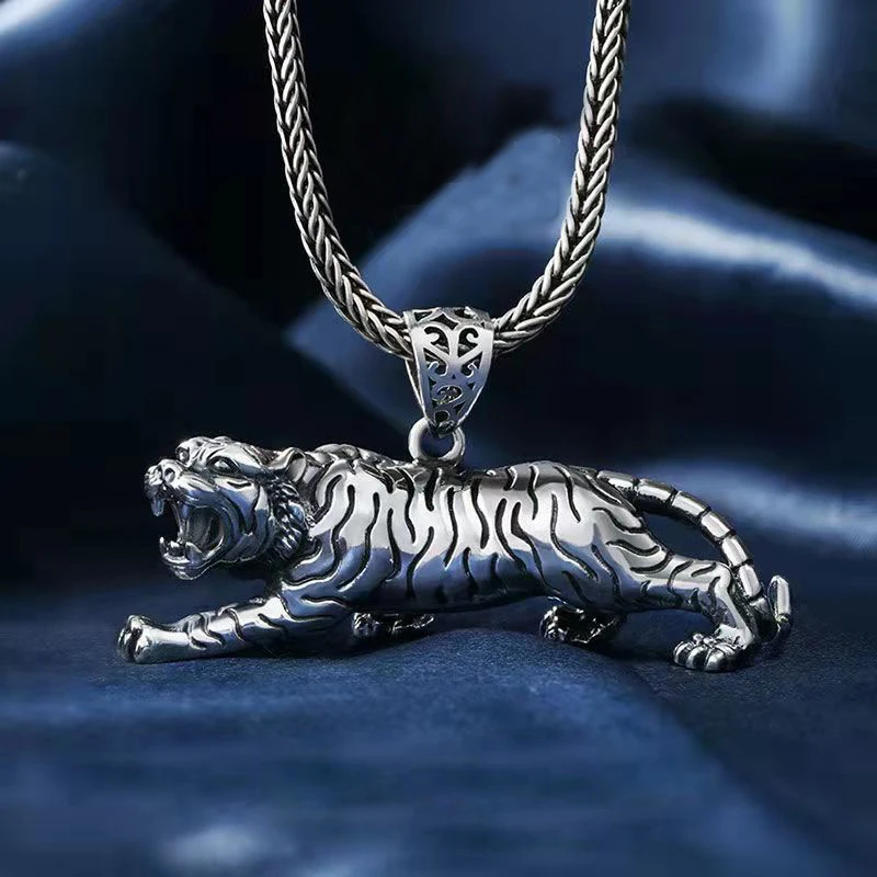 

New Tiger Pendant Men's Domineering Personality Necklace Small Ornaments Car Pendant To Send Boyfriend Jewelry Accessories