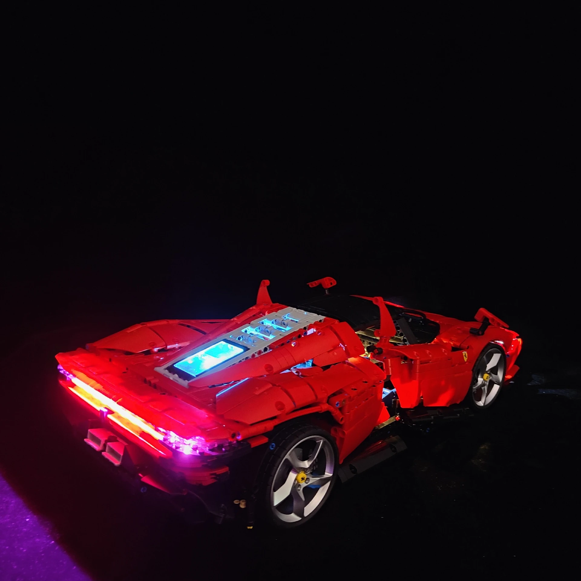 Без кирпичей светодиодный фонарь набор для Daytona SP3 42143