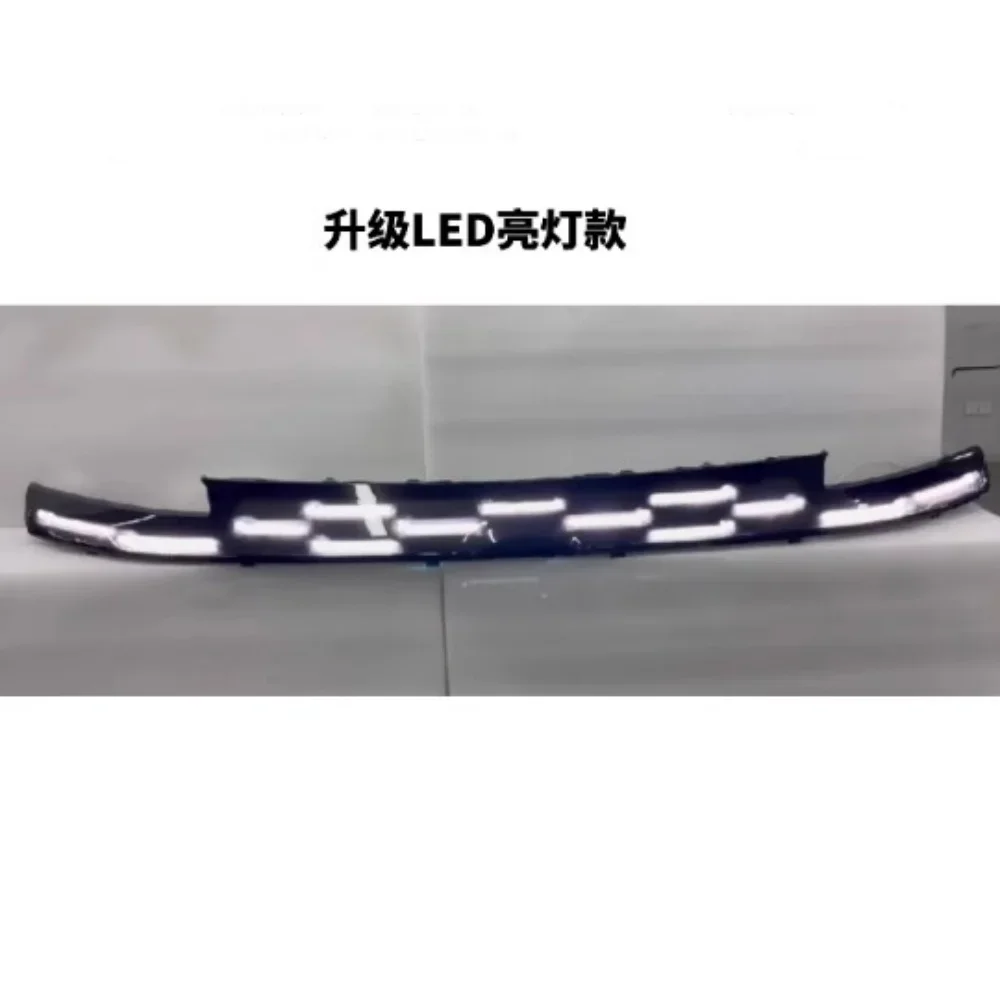 Фото Для Changan CS55 Plus 2-го поколения: Модифицированная решетка радиатора, декоративная накладка, световая полоса на капот, сквозная лампа, задний центральный фонарь — Автоаксессуары №2