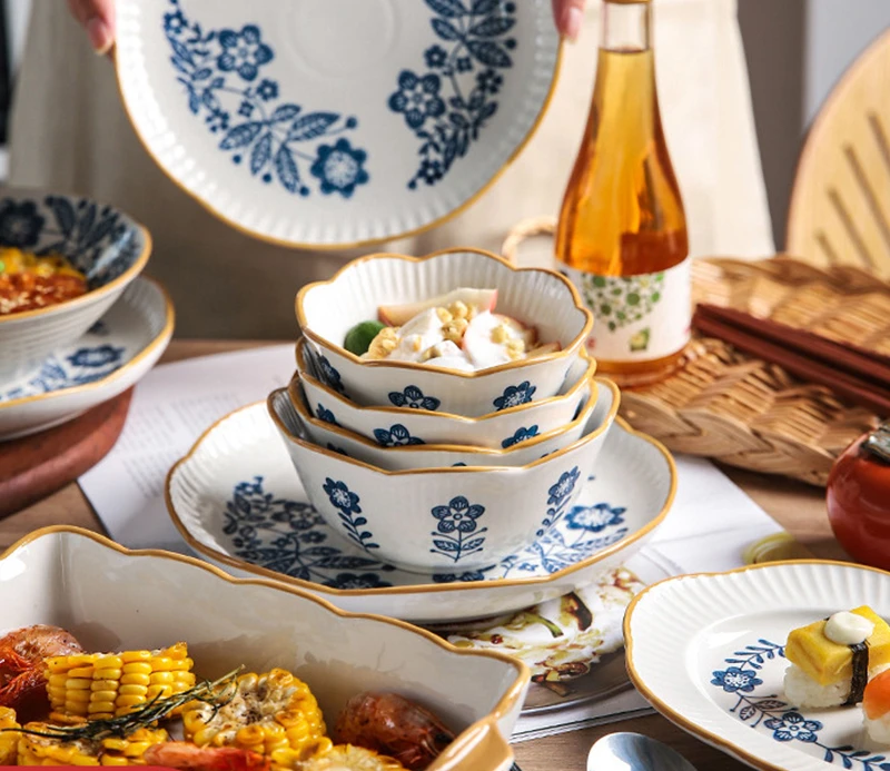 

Retro Blue and White Ceramic Dinner Set Plates and Dishes Gold Stroke Rice Bowl Home Dinner Plates Kitchen Items Dessert Bowl