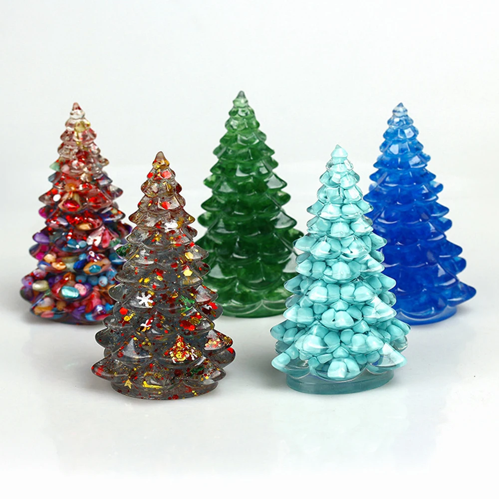 

Mineraali Resin Natural Gems Christmas Tree Statue Mini Tumbling Crystals Aquamarine Artificial Turquoise Stones Souvenir Gifts