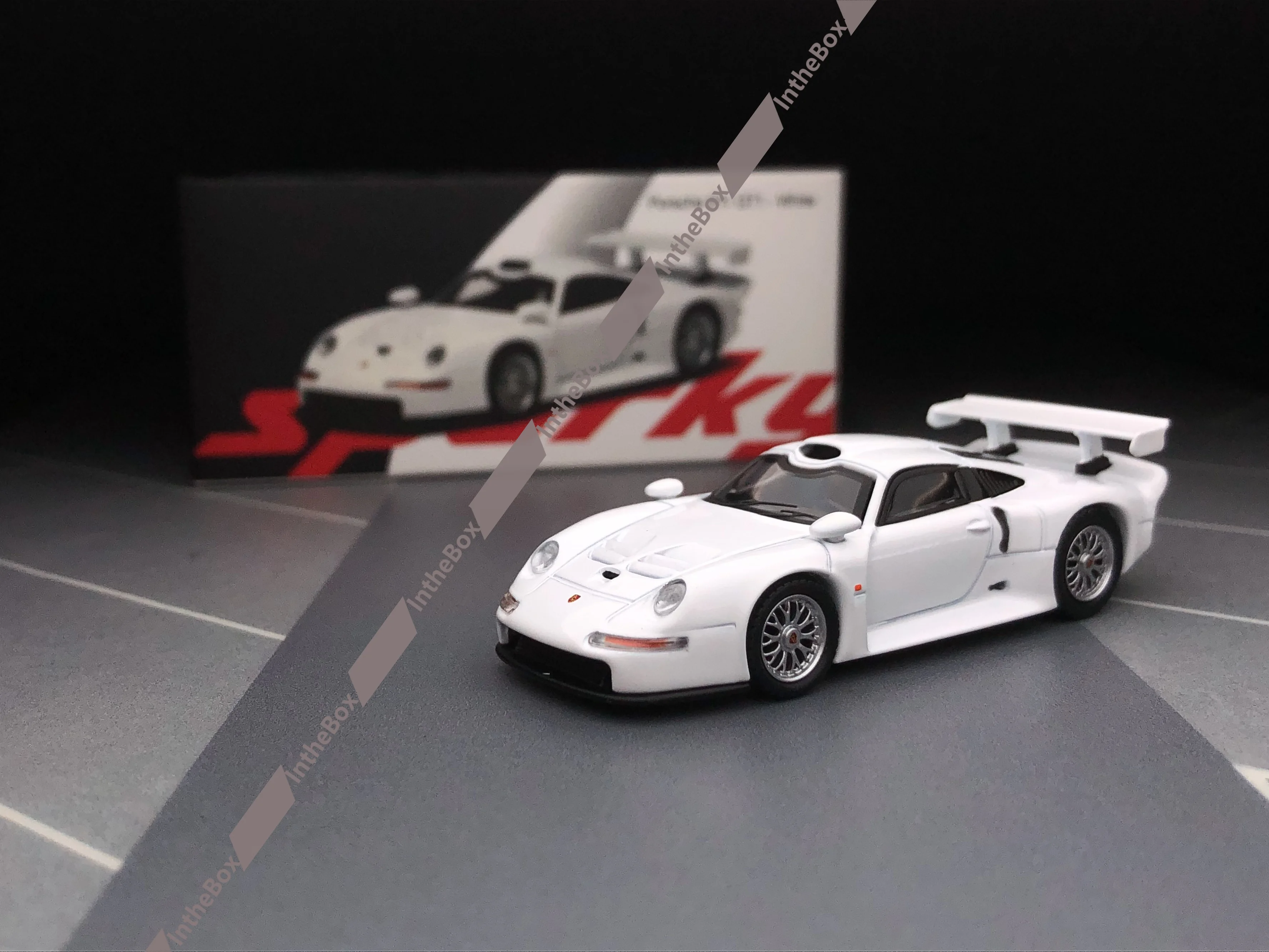 Sparky 1:64 911 GT1 EVO Белая модель литая под давлением металлическая коллекция
