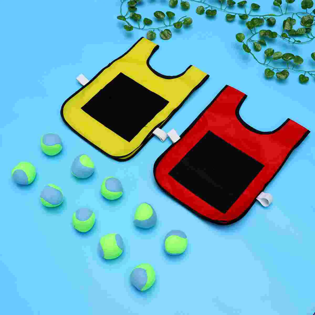 

1 Set Childrens Sticky Vest Game Throwing Game Sticky Vest Interactive ( Red, Yellow Vest and 10 Sponge, Random Color )