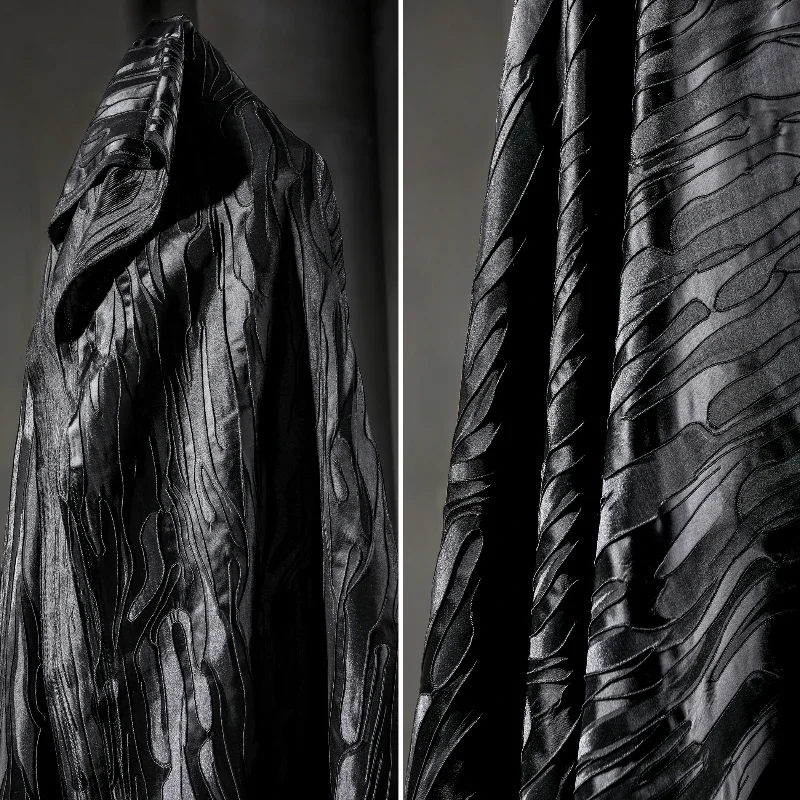 Черная парча с абстрактным рисунком