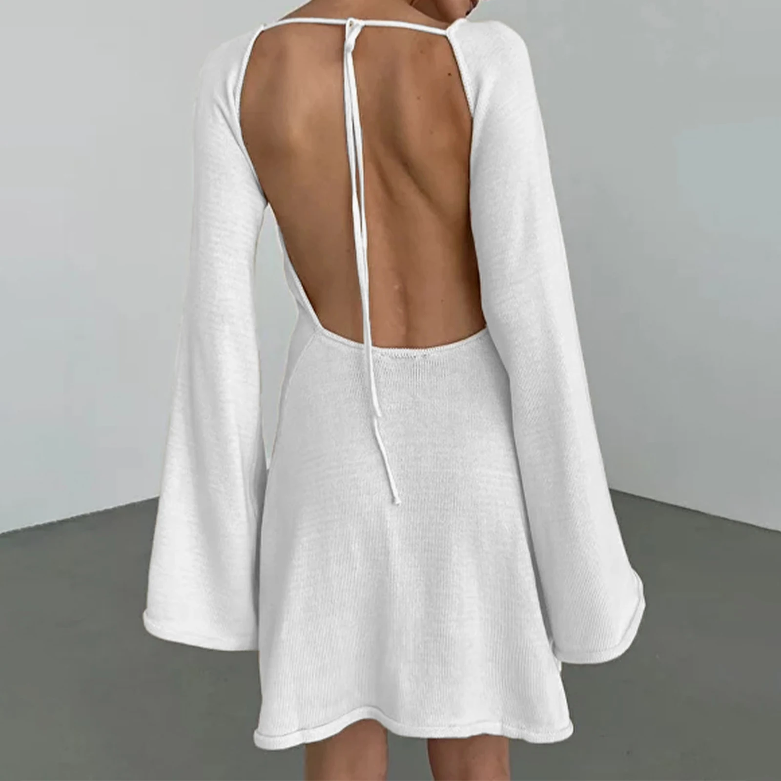 Женское модное трикотажное мини-платье с открытой спиной и длинным рукавом