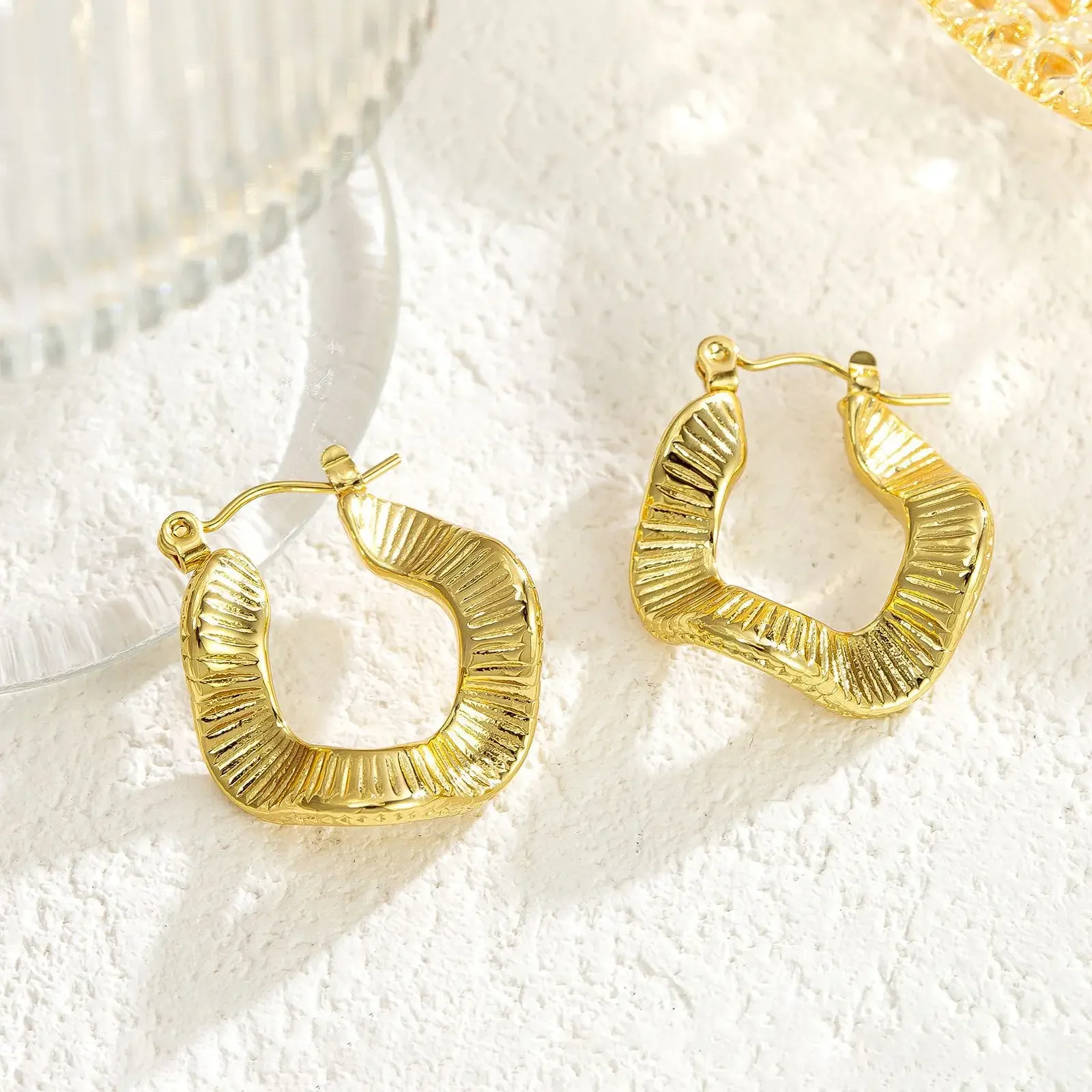 1 пара глянцевых массивных серег-колец из нержавеющей стали для женщин