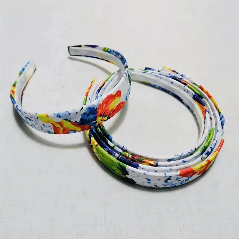 

Детская повязка на голову модная фиолетовая