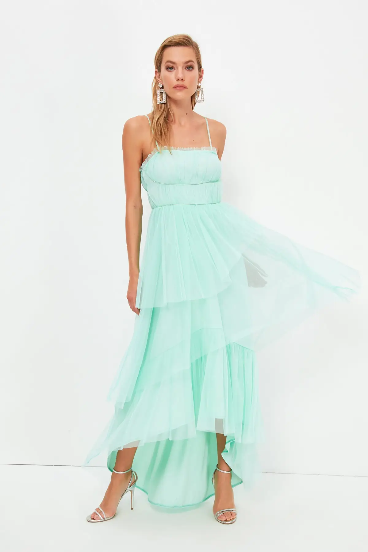 

Trendyol Collar Detail Evening Dress & Prom Gown TPRSS21AE0194