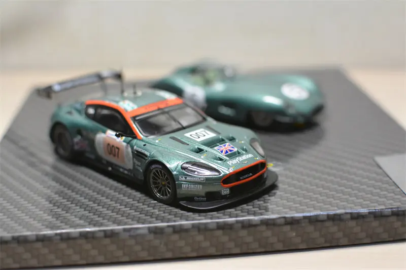 Фото Модель автомобиля Aston Martin DBR1 и DBR9 из литого металла, масштаб 1:43, IXO №2
