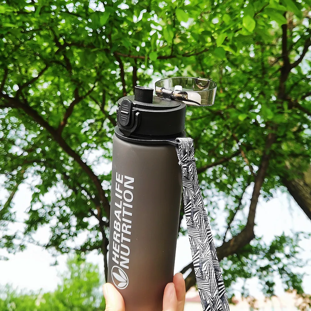 Промоакция герметичная пластиковая бутылка для воды Herbalife 560 мл без бисфенола А