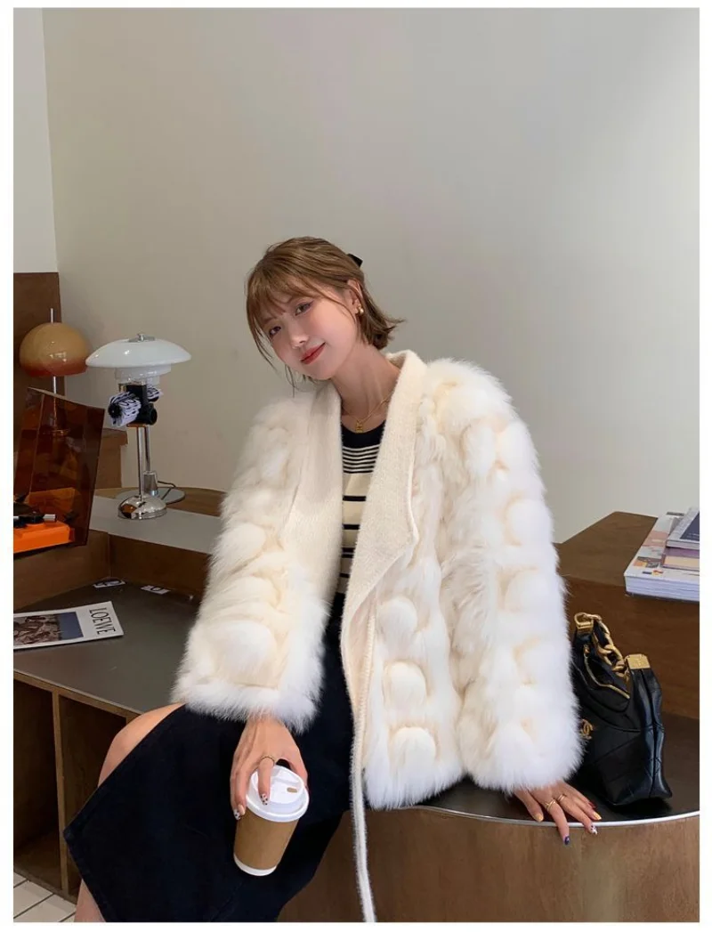 Small Crowd Design Feeling Imitation Fox Fur Coat Women's 2022 Winter New Young Fashion Cardigan Elegant Women's Coat