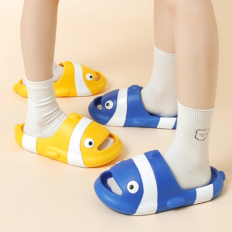 

Cute Clown Fish Slippers Platform Women Indoor Bathroom Slides Antiskid Couple Summer Shoes Soft EVA Kids Beach Funny Flip Flops