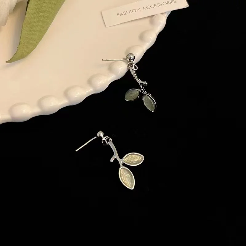 

S925 Silver Needle Simple Trending Green Leaf Shape Stud Earrings For Women Aesthetic Earrings For Girls Charm Jewelry Gifts