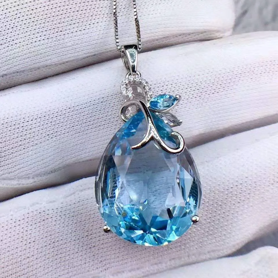 

New Design Sapphire Pendant Men's and Women's High-end Temperament Necklace Fashion Jewelry Accessories