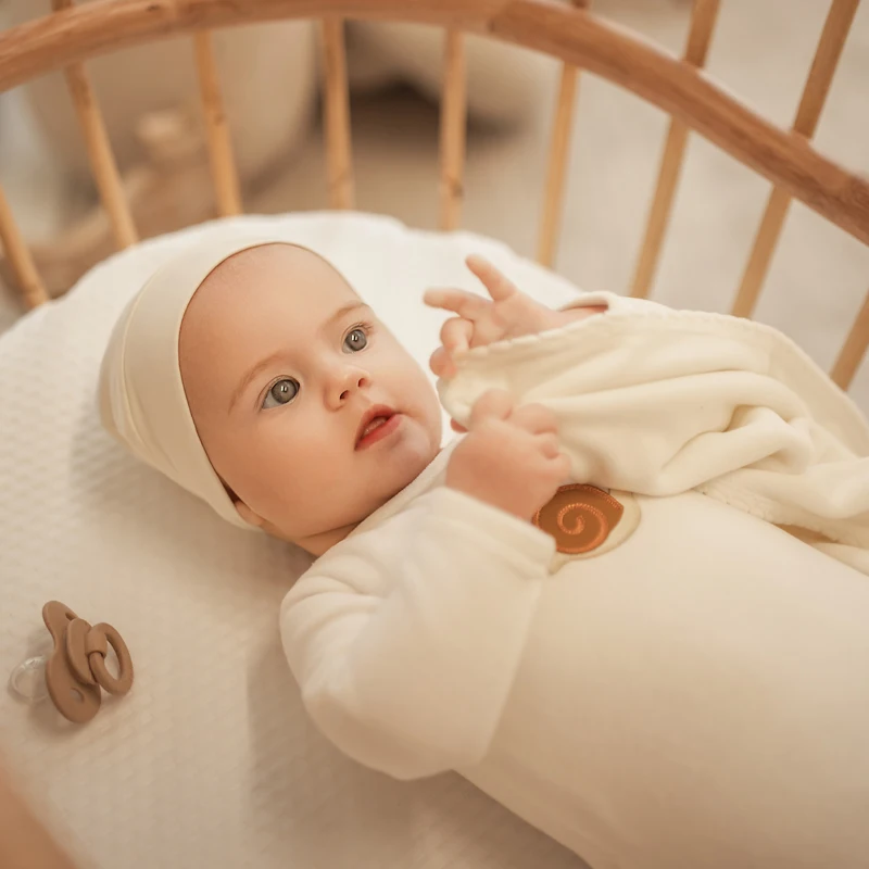Фото Али укладка AW25 Коллекция аппликаций Велюровый детский комплект Одинаковая шапка Детские комбинезоны №4