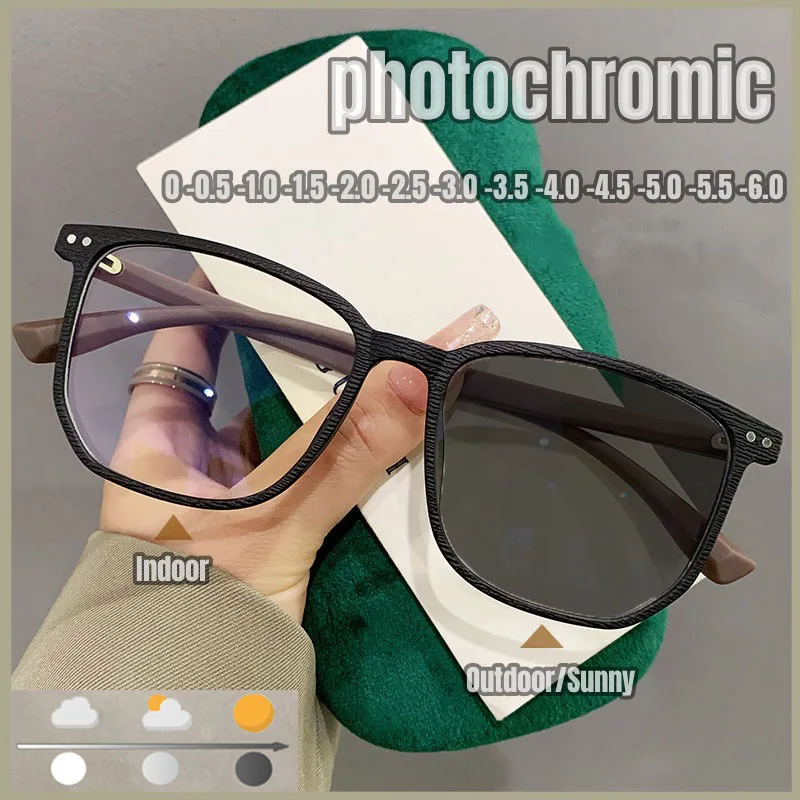 

Trendy Blue Light Blocking Women Myopia Photochromic Eyeglasses Square Frame Color Changing UV400 Prescription Eyewear 0To -6.0