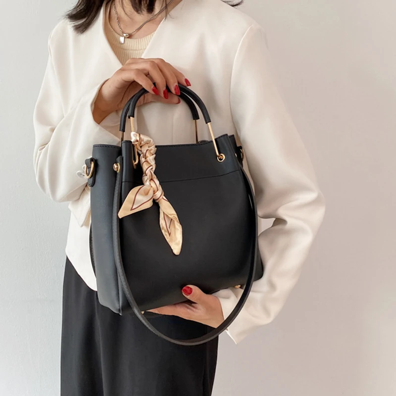 High-quality Bags 2022 New Trendy Fashion Large-capacity Autumn Ladies Luxury All-match Shoulder Bag Portable Tote Bucket Bag