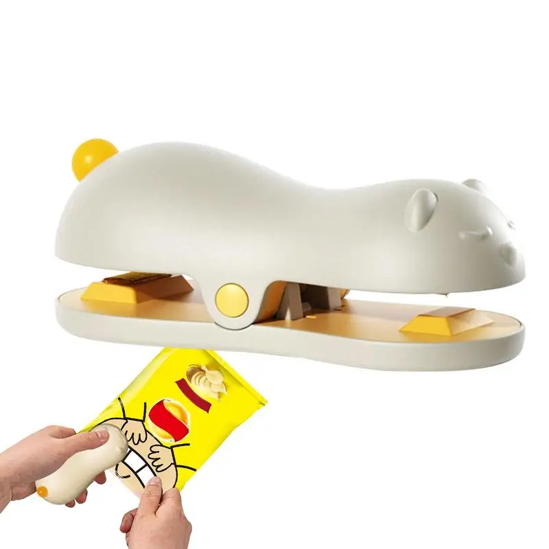 

Mini Chip Bag Sealer Cute Handheld Bear Heat Seal Bags with Magnetic Snacks Bags Sealer Rechargeable Portable Bag Sealer
