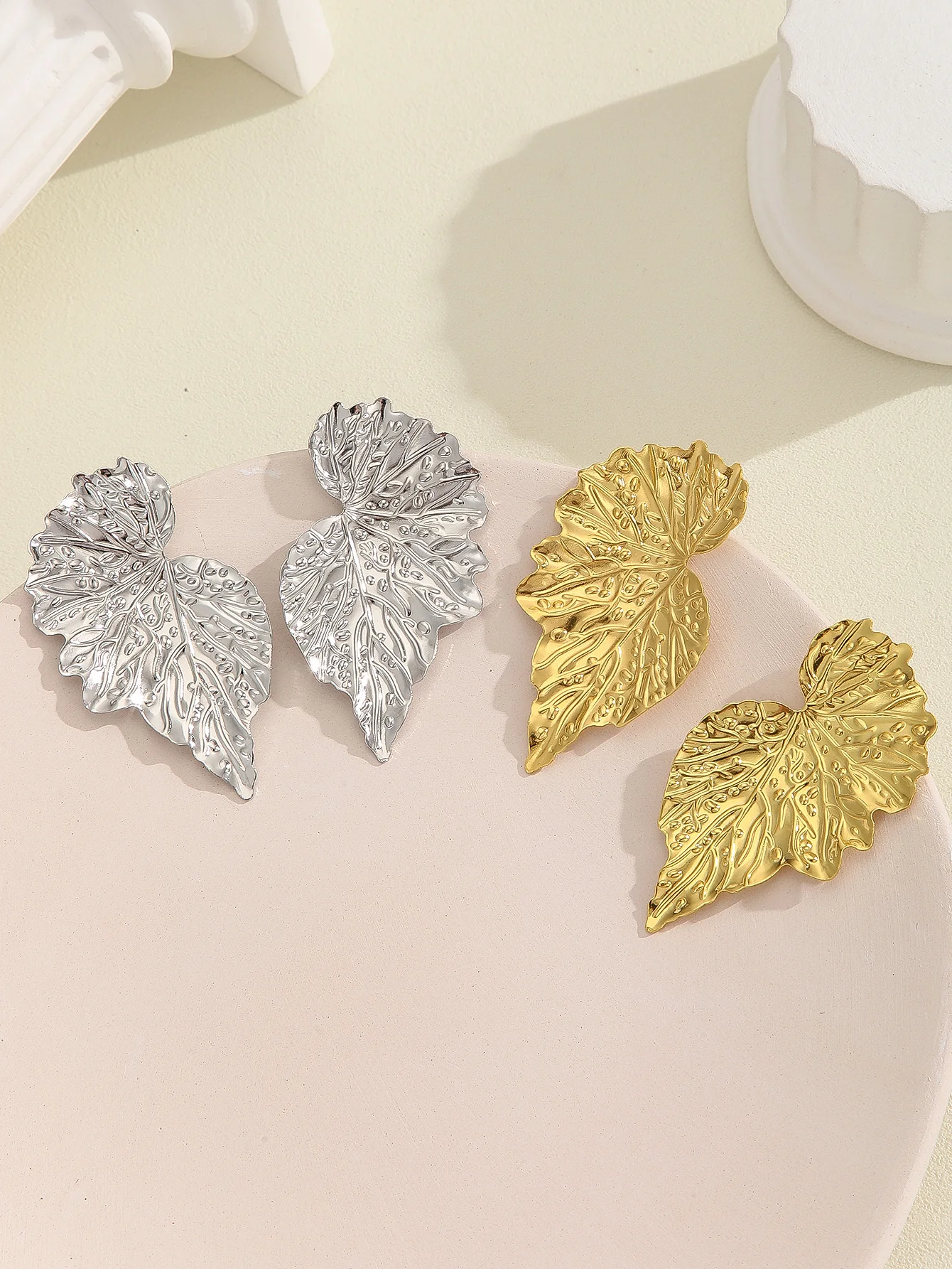 Комплект женских винтажных украшений в виде листьев позолоченные серьги