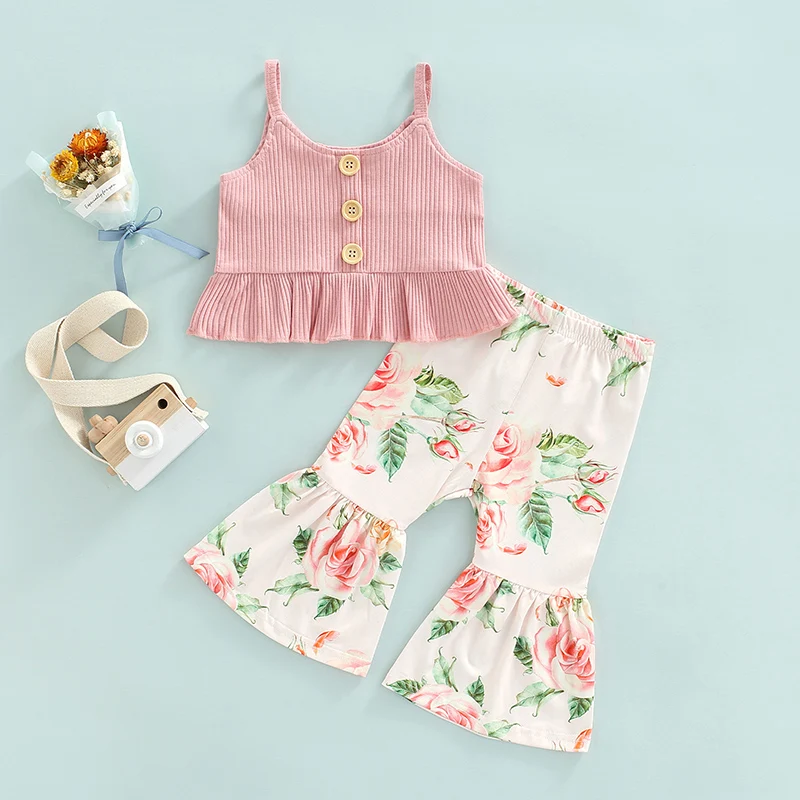 

Комплект из двух предметов для маленьких девочек, однотонный трикотажный топ без рукавов в рубчик + расклешенные брюки с цветочным принтом, ...