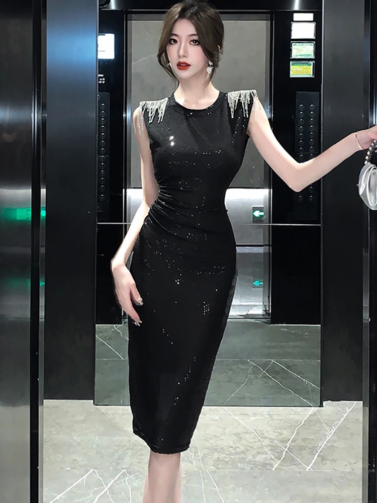 2024 черное шикарное платье миди без рукавов с блестками и кисточками женское