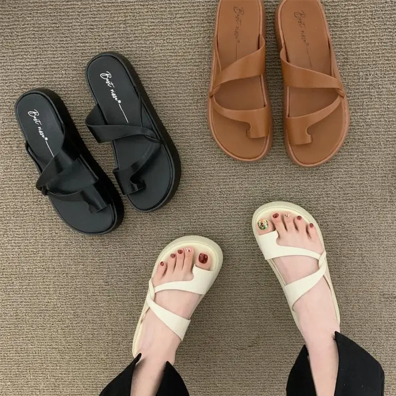 

Женские пляжные шлепанцы, сандалии на мягкой подошве, с открытым носком, на плоской подошве, повседневные, для улицы, большие размеры, лето ...