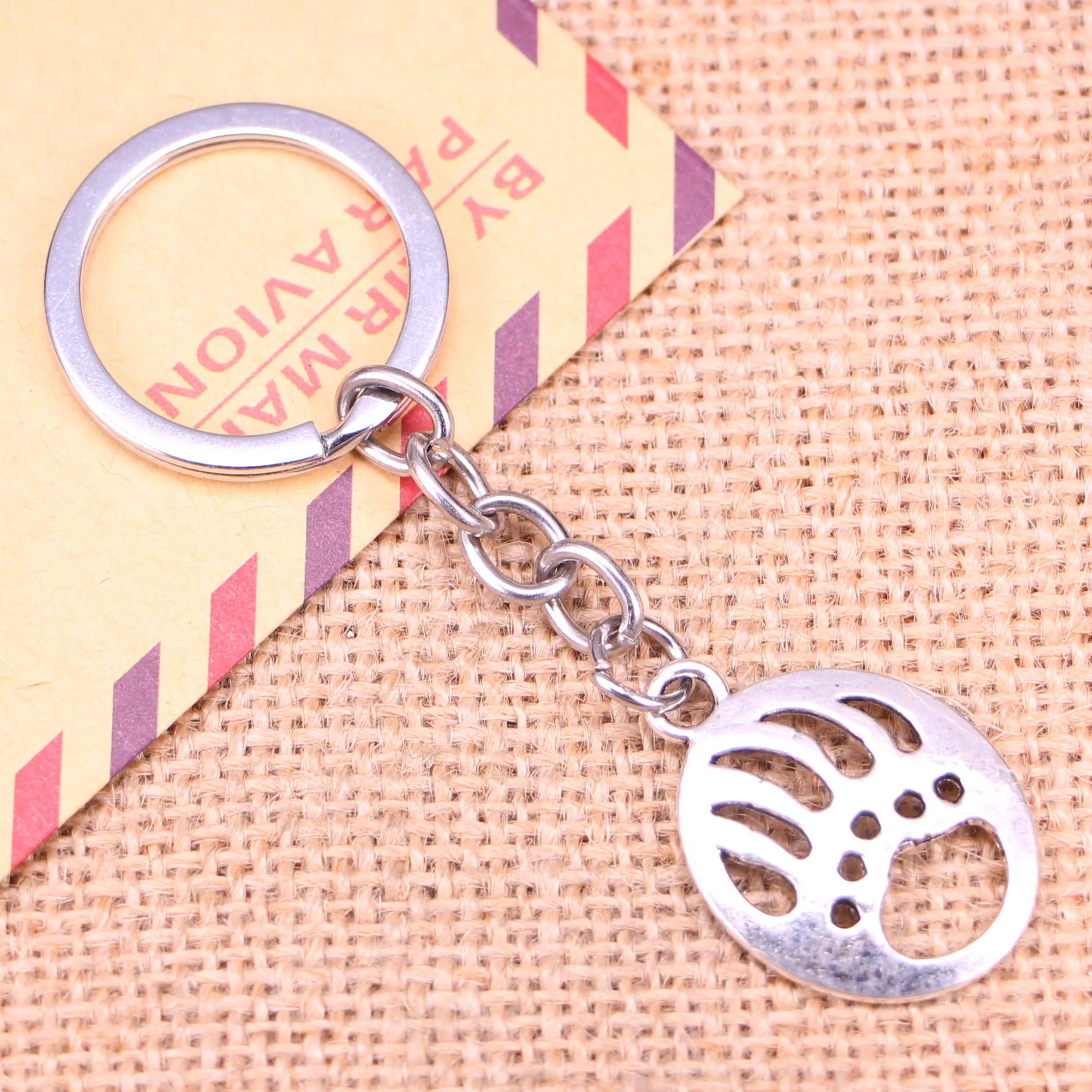 

20pcs New Fashion Keychain 30x22mm bear paw Pendants DIY Men Jewelry Car Key Chain Ring Holder Souvenir For Gift