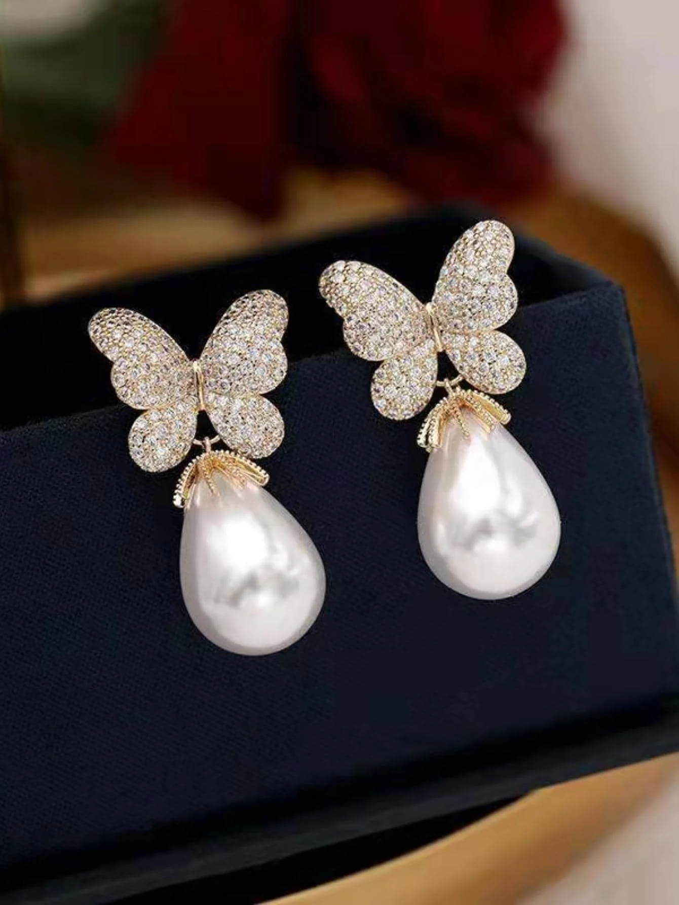 

Butterfly Pearl Earrings for Women Delicate Cubic Zirconia Exaggerated Korean Style Silver Needle Ear Pendants